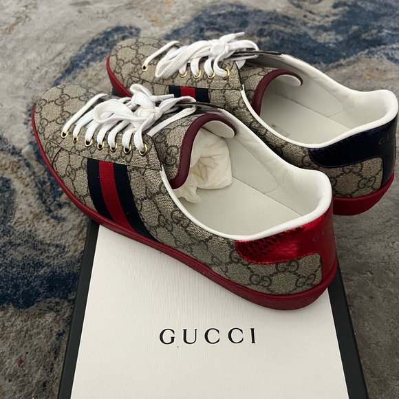 Gucci men size 12. - Picture 4 of 5